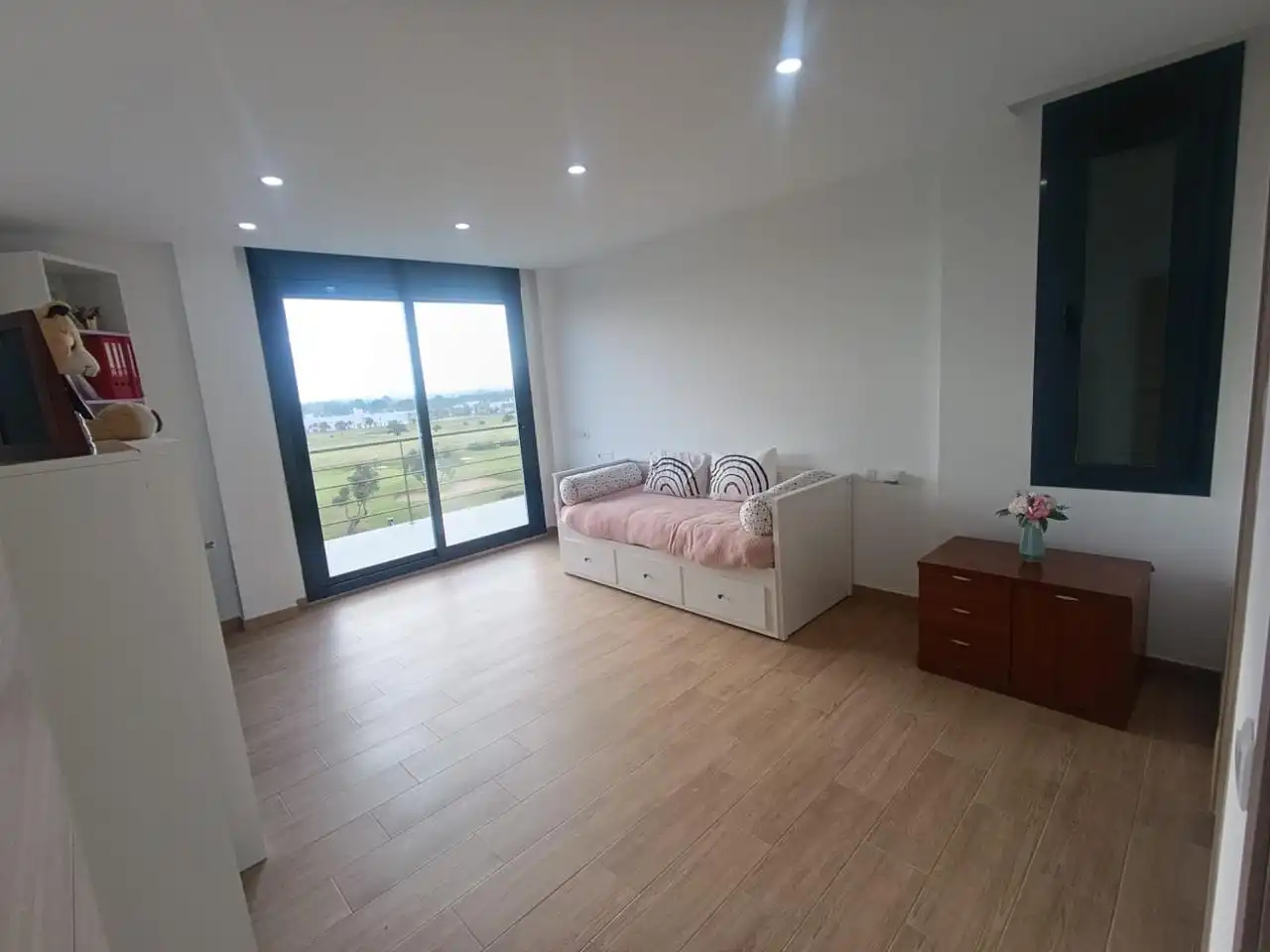 Dormitori de Casa o xalet en venda en Puerto Real amb Aire condicionat, Jardí privat i Terrassa