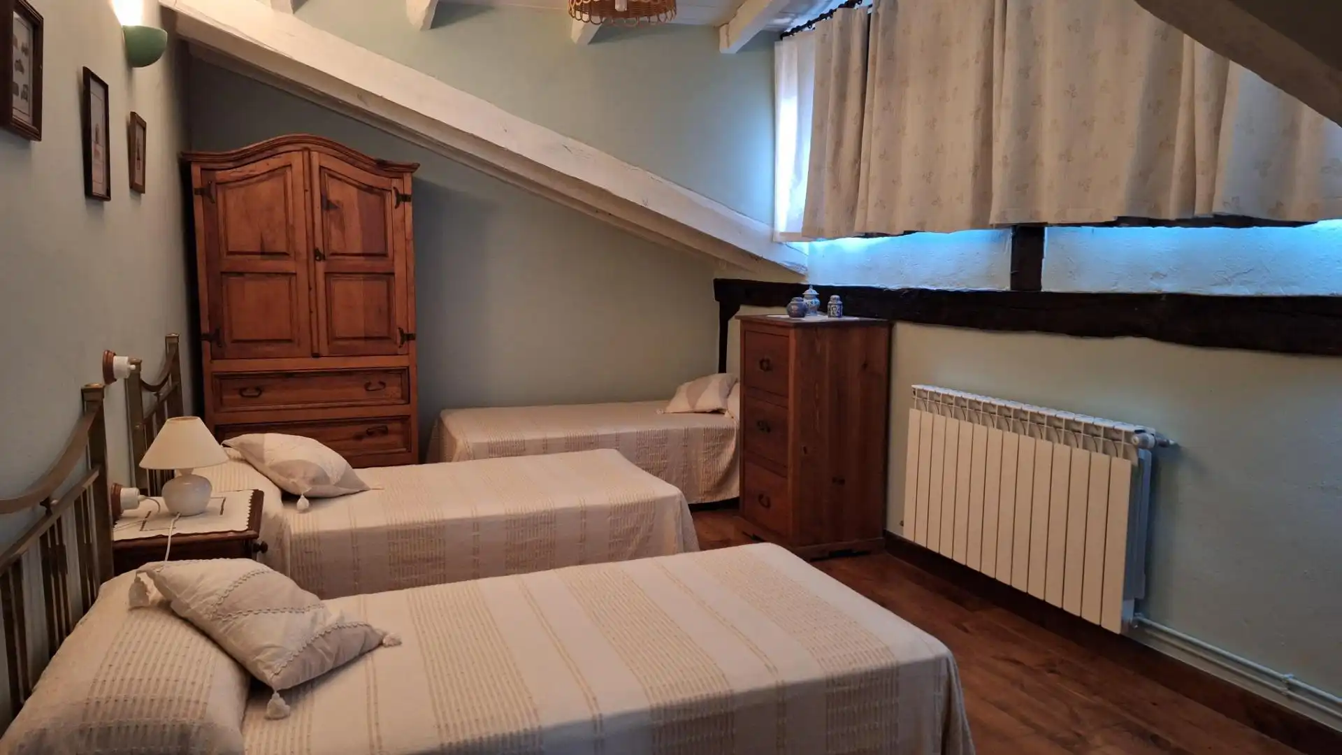 Habitación de Casa o chalet en venta en Camaleño con Calefacción, Trastero y Balcón