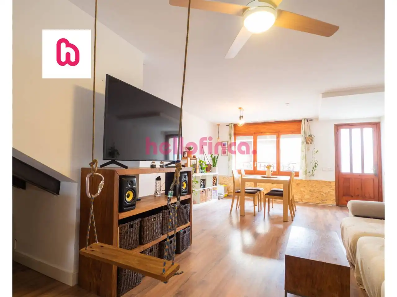 Sala d'estar de Casa adosada en venda en Ullastrell amb Aire condicionat, Parquet i Alarma