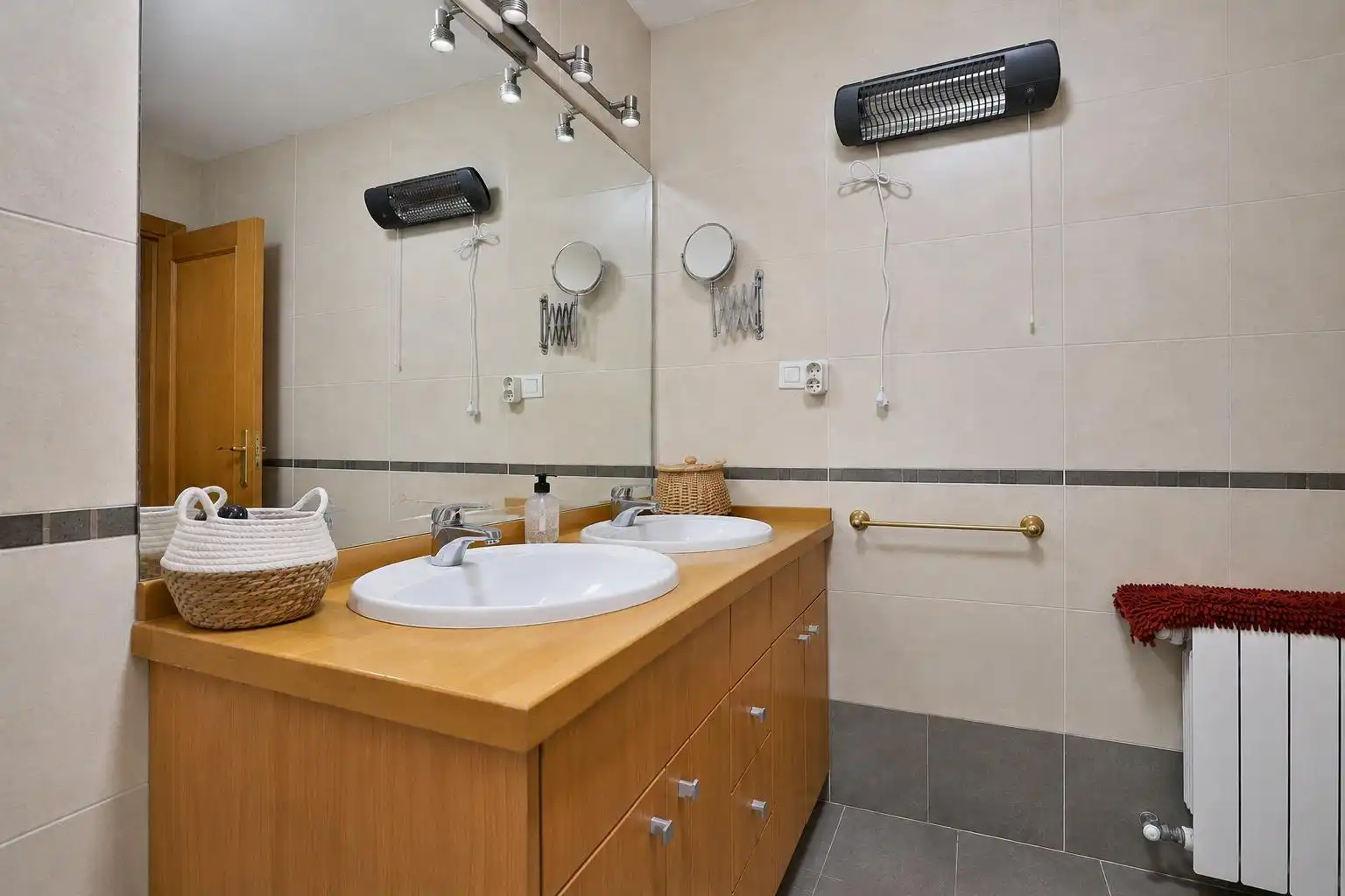 Baño de Casa o chalet en venta en Padul con Aire acondicionado, Calefacción y Piscina