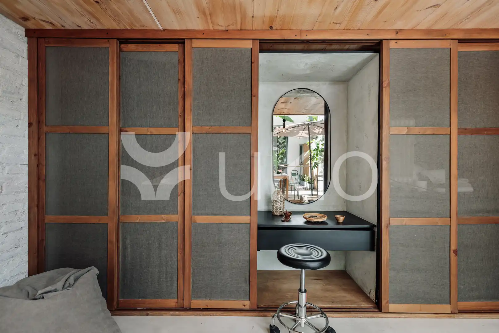 Dormitori de Apartament de lloguer en Barcelona amb Aire condicionat, Terrassa i Moblat