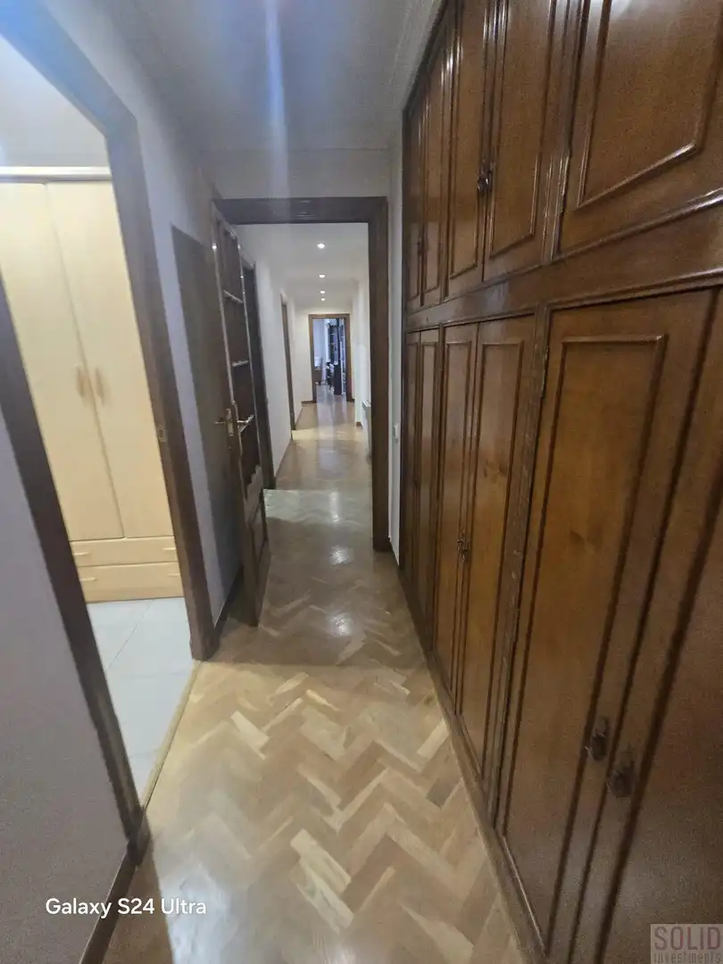 Flat for rent in Valencia  with Air Conditioner and Balcony