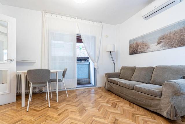 Piso en Alquiler en Calle de Los Peñascales en Fuente del Berro