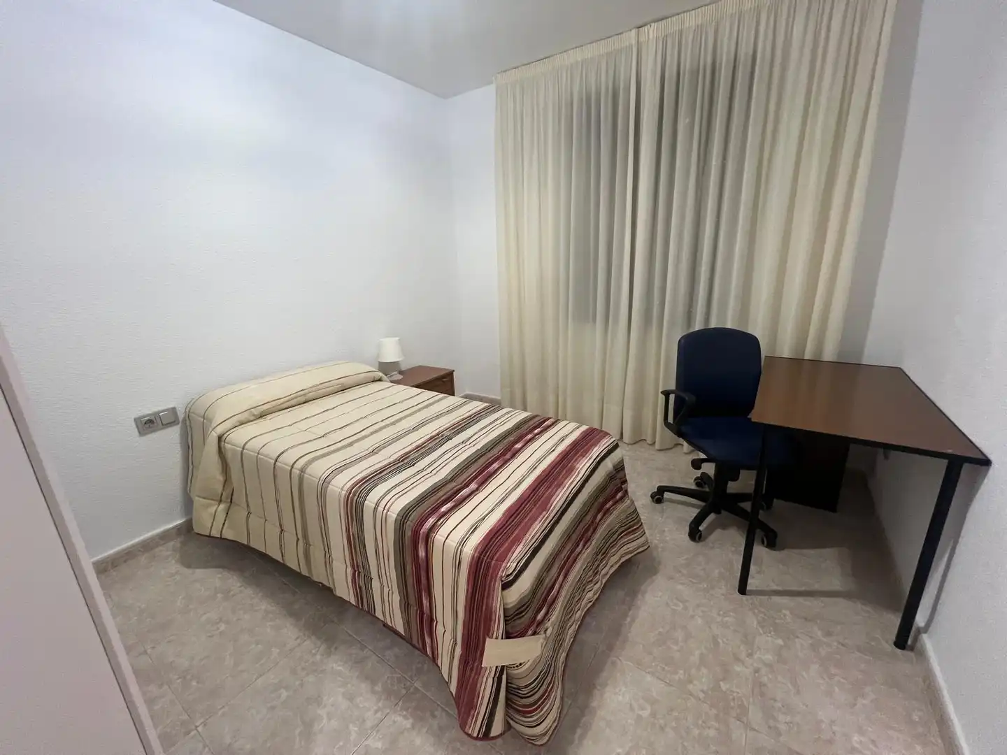 Bedroom of Flat for rent in Plasencia  with Air Conditioner, Terrace and Furnished