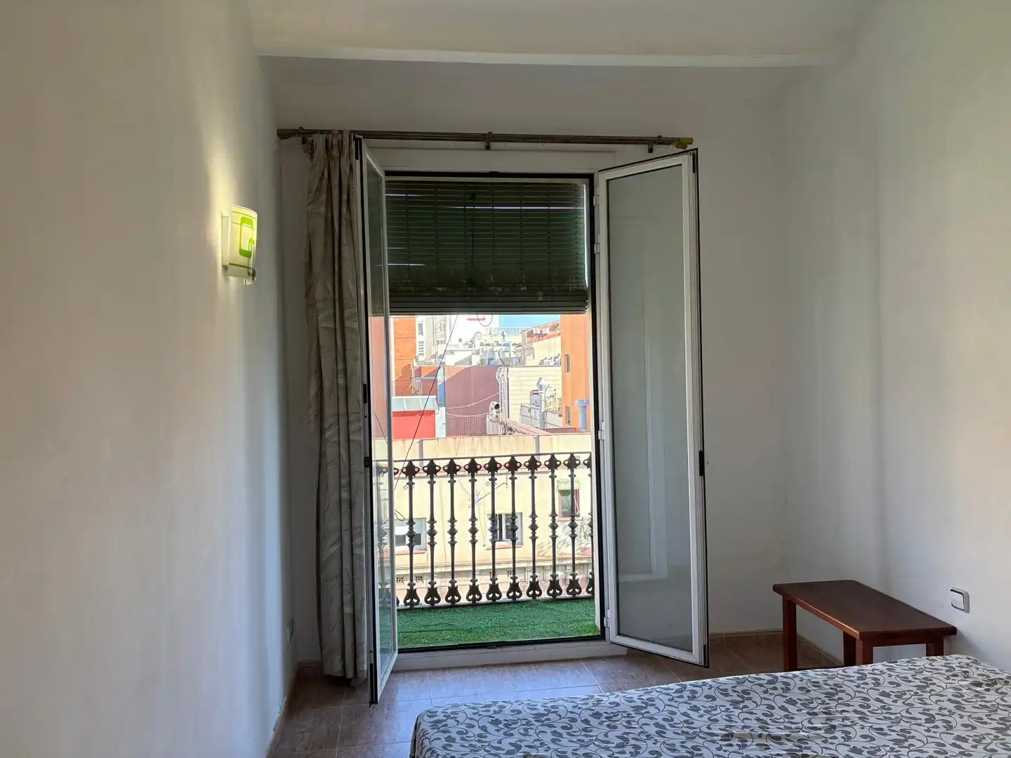 Habitación de Piso en venta en Barcelona con Amueblado, Lavadora y Microondas
