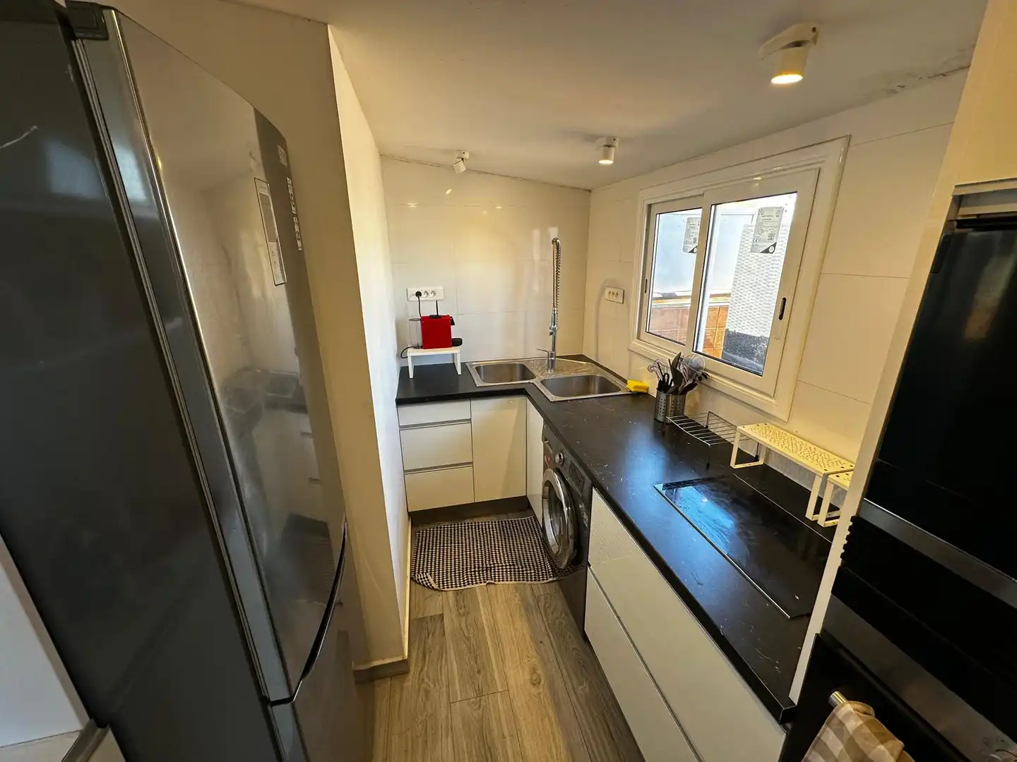 Cocina de Piso en venta en Barcelona con Terraza y Horno