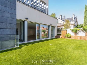 Casa aparellada amb piscina de lloguer a Hortaleza