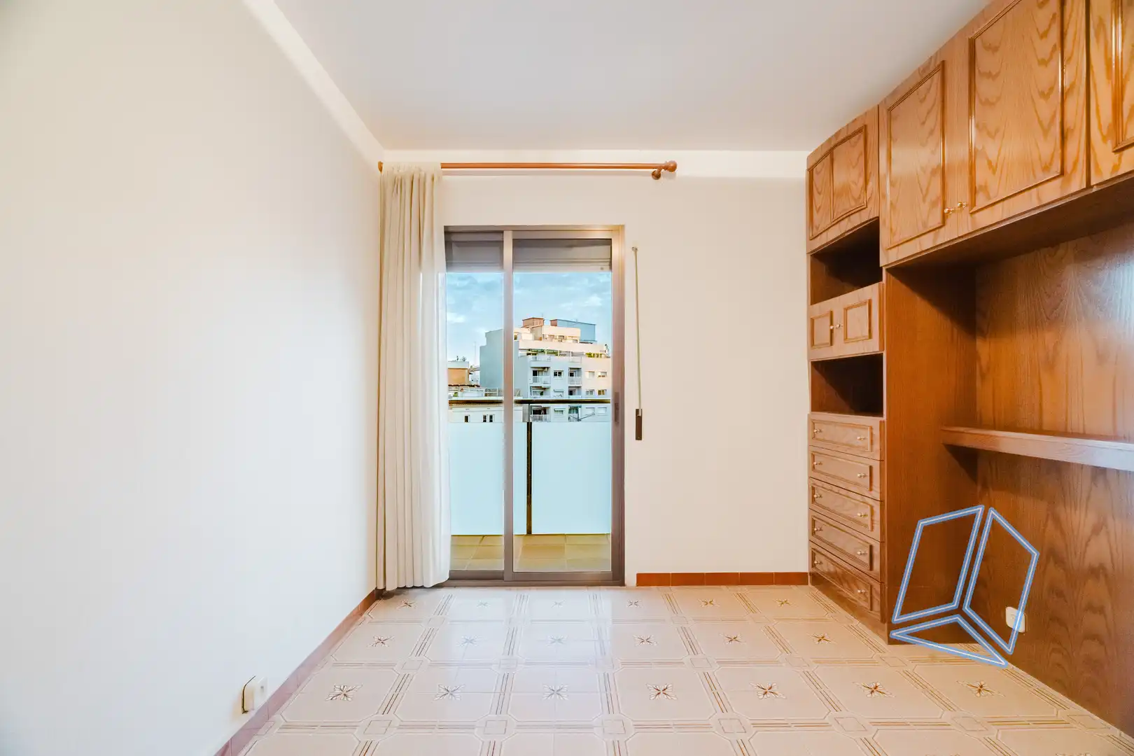 Habitación de Piso en venta en L'Hospitalet de Llobregat con Balcón