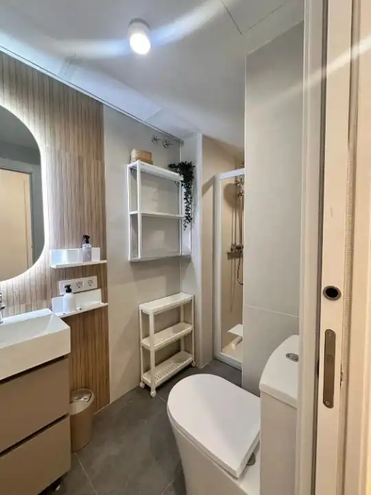 Badezimmer von Wohnung zur Miete in Valencia mit Klimaanlage, Heizung und Möbliert