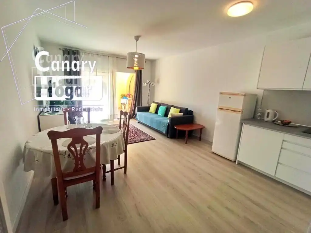 Sala de estar de Apartamento en venta en Adeje con Calefacción y Piscina comunitaria
