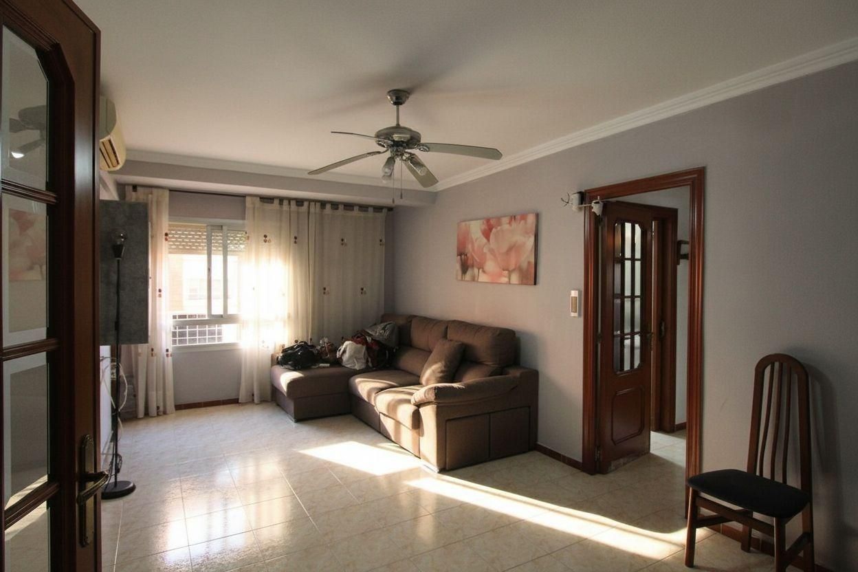 Sala d'estar de Pis en venda en  Valencia Capital amb Balcó