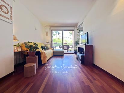 Living room of Flat for sale in Castelldefels  with Air Conditioner, Heating and Parquet flooring