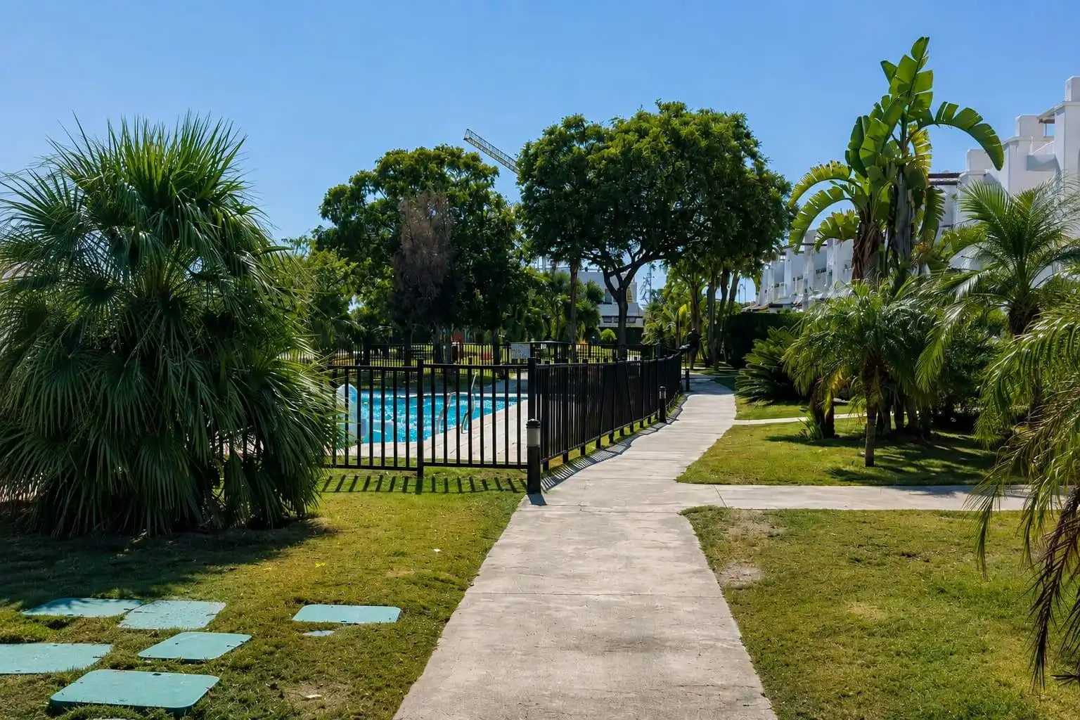 Bungalow con piscina in vendita a Urbanizacion Naranjos