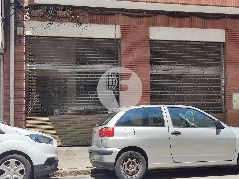 Vista exterior de Local en venda en Mollet del Vallès