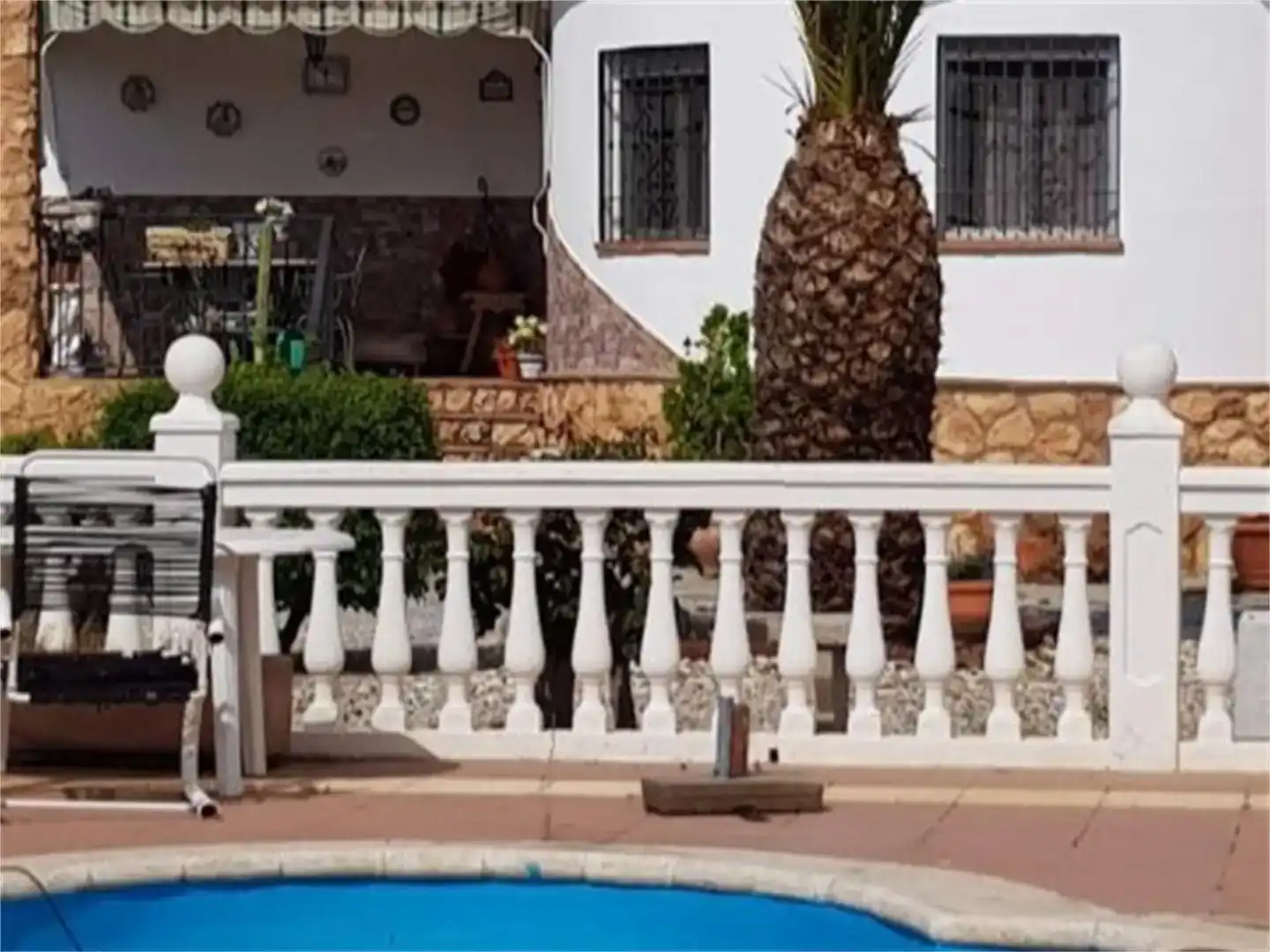 Terrassa de Finca rústica en venda en Guadix amb Aire condicionat, Jardí privat i Piscina