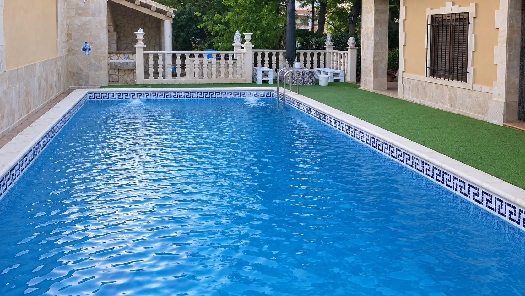 Piscina de Finca rústica en venda en La Almarcha  amb Calefacció, Jardí privat i Piscina