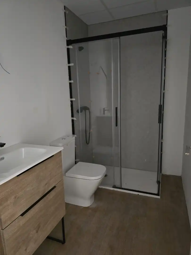 Bany de Apartament en venda en Madrid amb Calefacció, Moblat i Forn