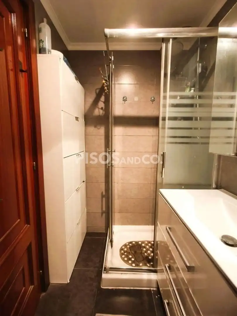Baño de Piso en venta en A Coruña Capital  con Trastero y Amueblado
