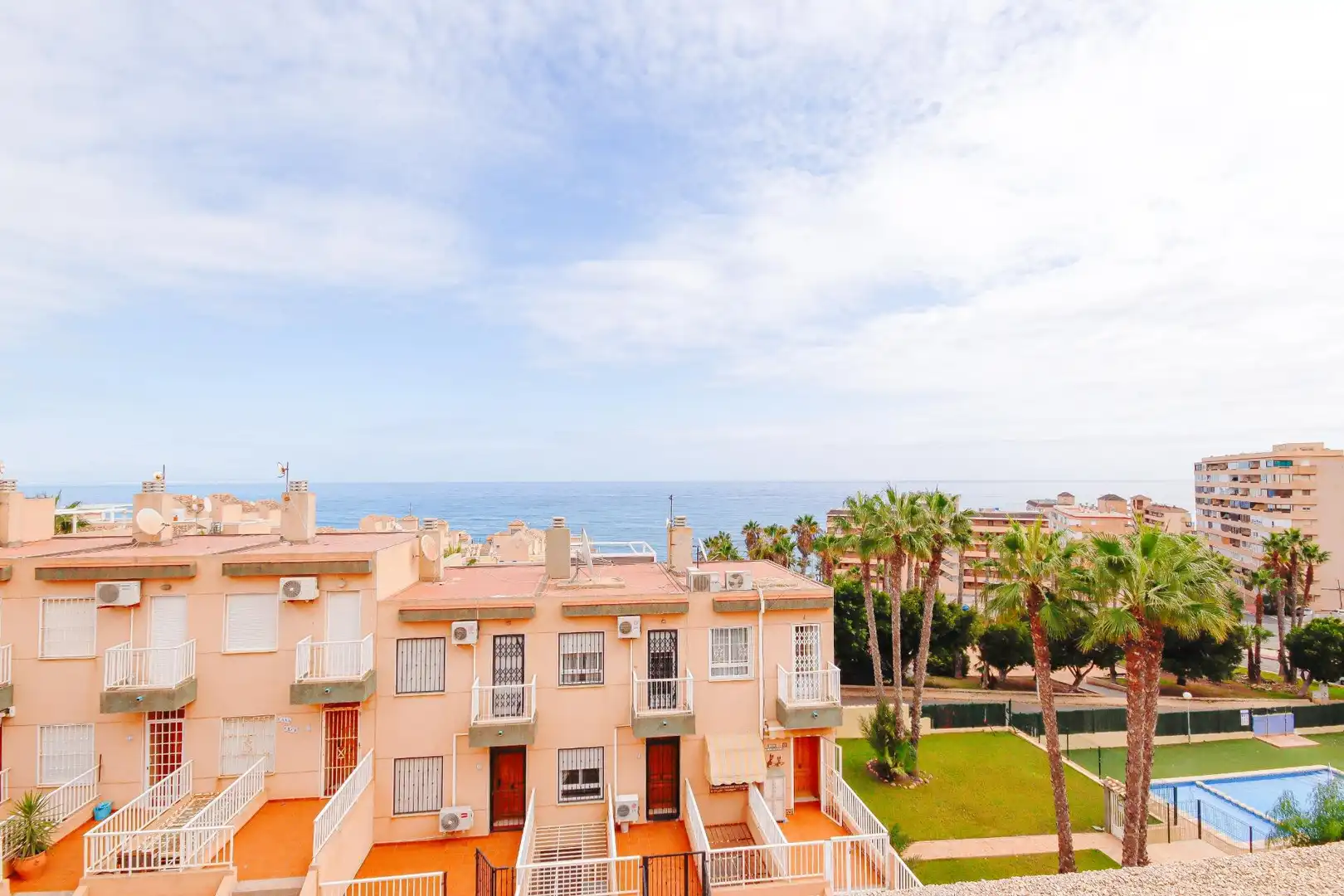 Dormitori de Apartament de lloguer en Torrevieja amb Aire condicionat, Jardí privat i Terrassa