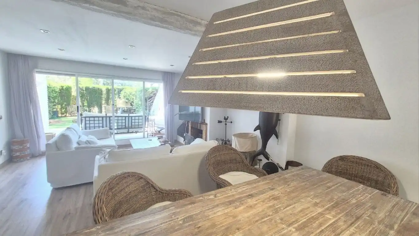 Menjador de Apartament en venda en Pals amb Calefacció, Jardí privat i Piscina
