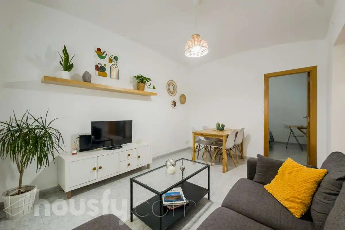 Sala de estar de Planta baja en venta en  Barcelona Capital con Aire acondicionado, Calefacción y Amueblado