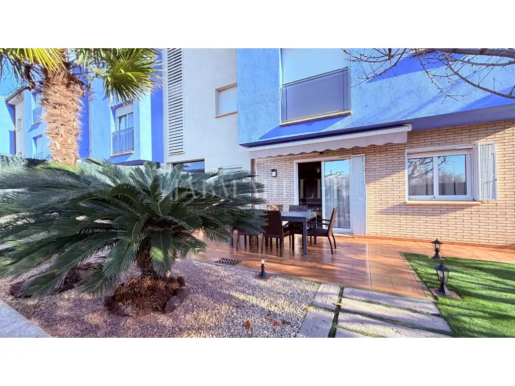 Exterior view of Ground floor for sale in L'Estartit  with Air Conditioner, Swimming Pool and Furnished