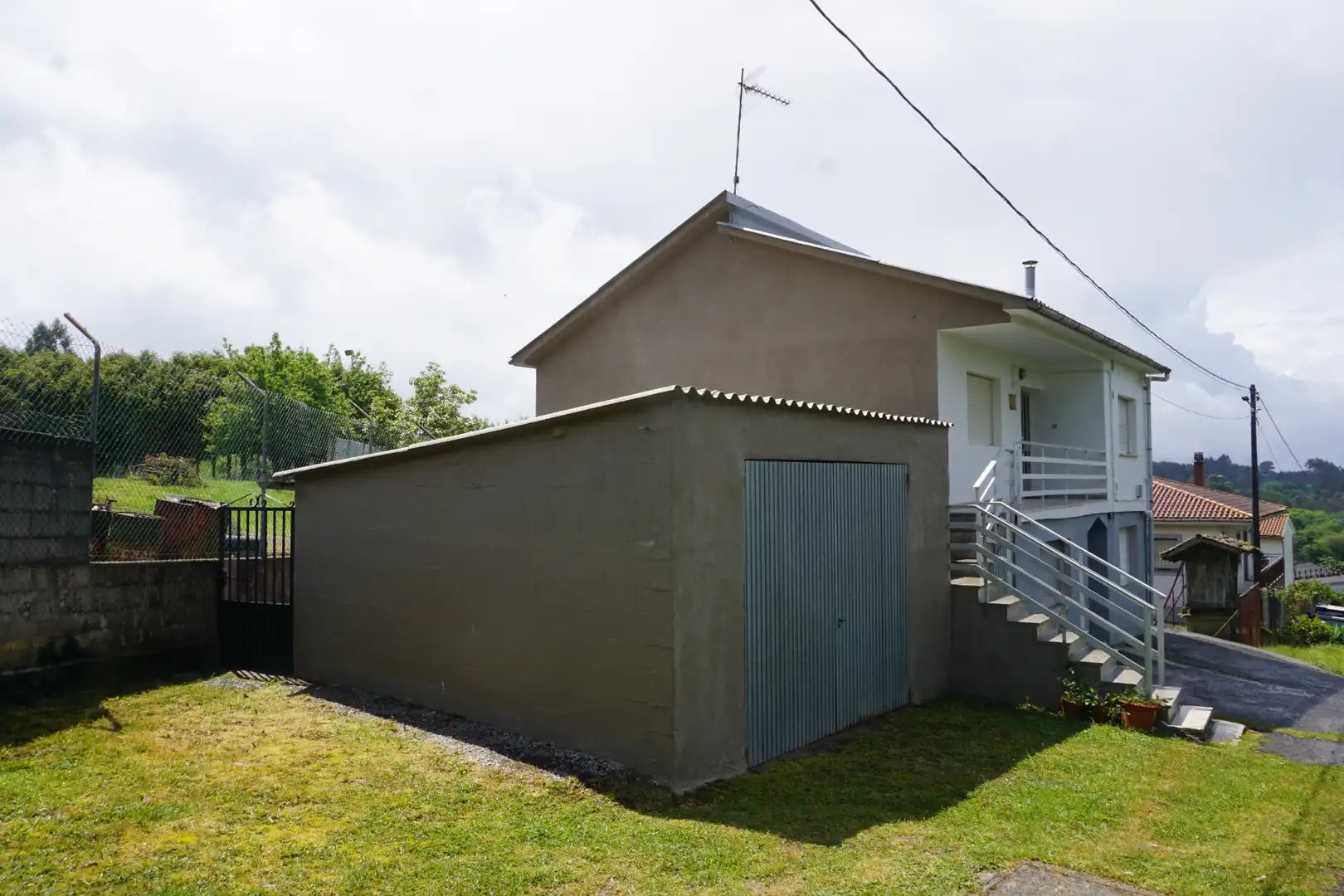 Vista exterior de Casa o chalet en venta en Boimorto con Jardín privado, Amueblado y Balcón