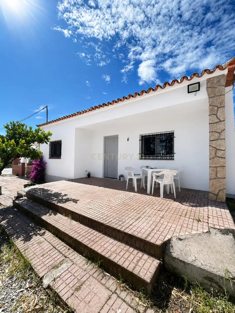 Exterior view of Houses for sale in Arroyo de la Luz  with Air Conditioner, Private garden and Swimming Pool