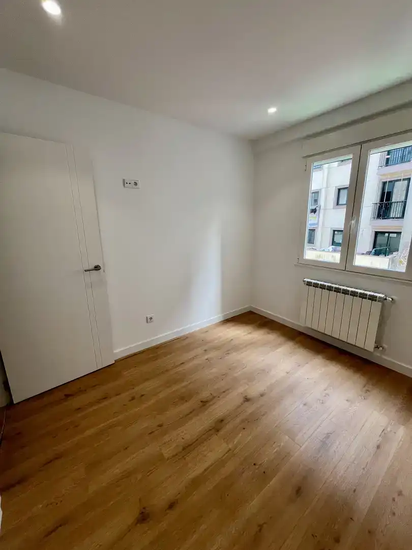 Habitación de Piso en venta en Ourense Capital  con Parquet y Balcón