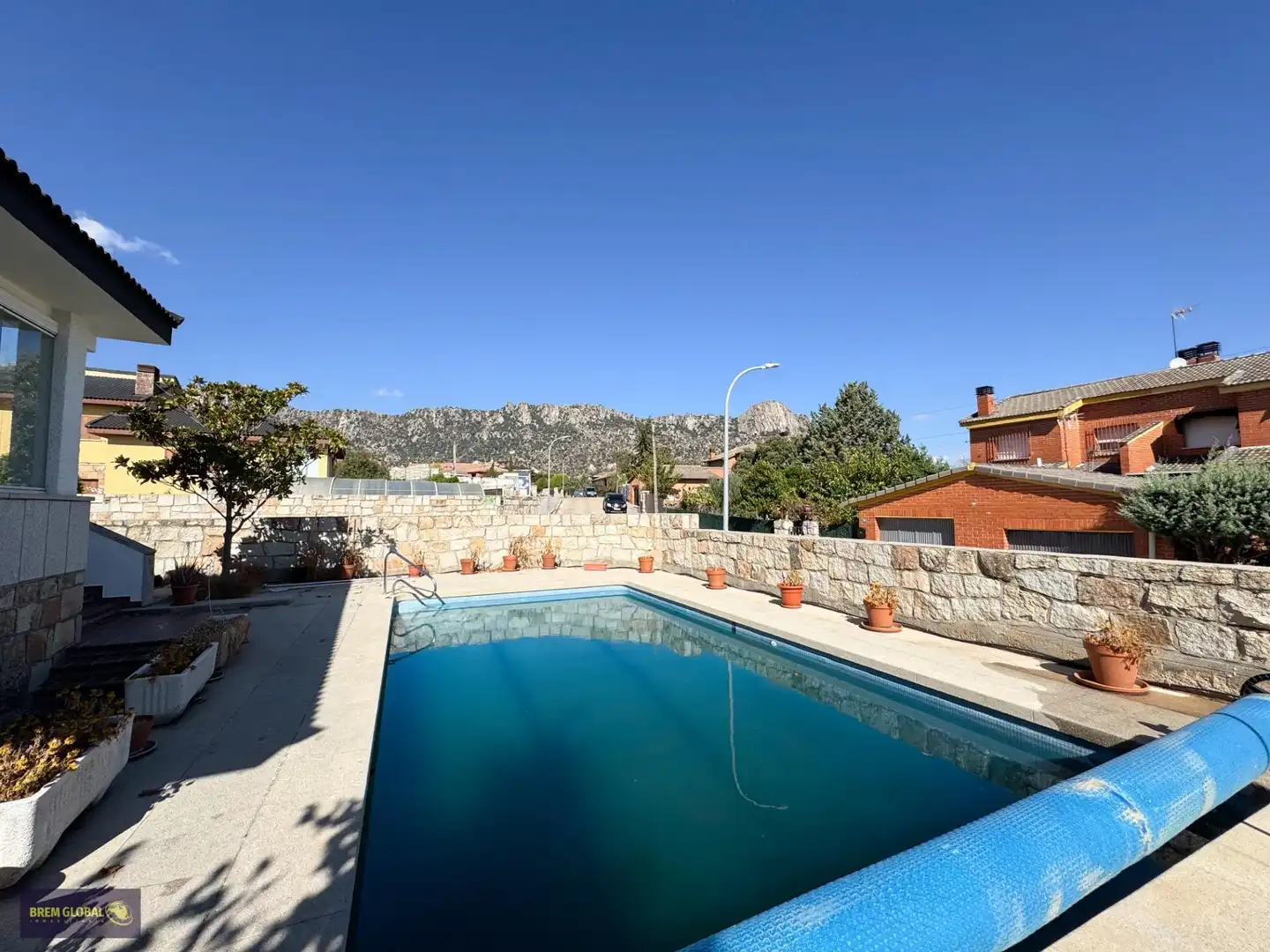 Swimming pool of Houses for sale in La Cabrera  with Heating, Private garden and Swimming Pool