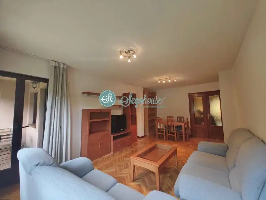 Living room of Flat for rent in Segovia  with Heating, Parquet flooring and Terrace