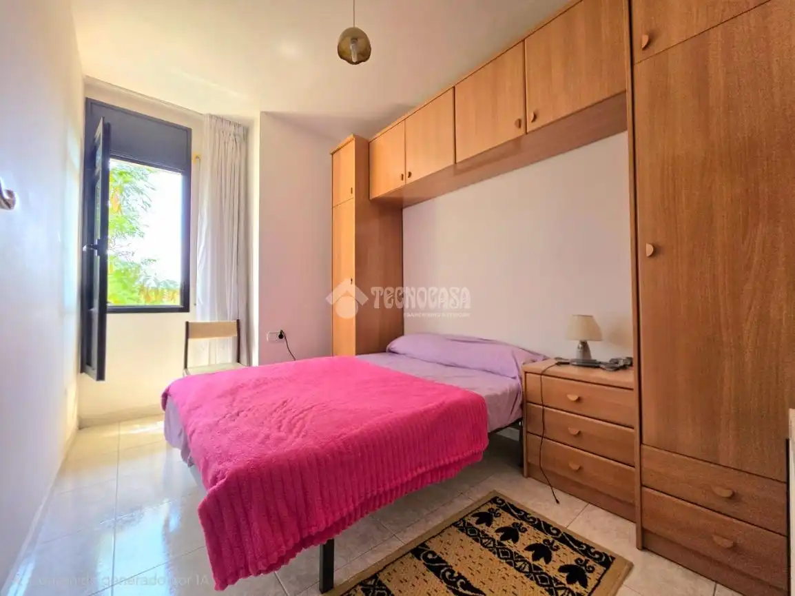 Schlafzimmer von Wohnung zum Verkauf in Santa Coloma de Gramenet mit Möbliert und Balkon
