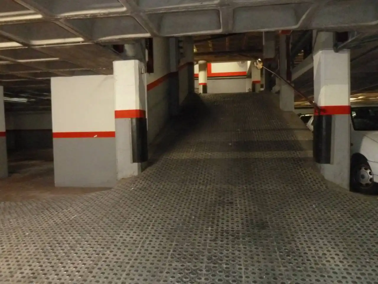 Parking of Garage for rent in Vic