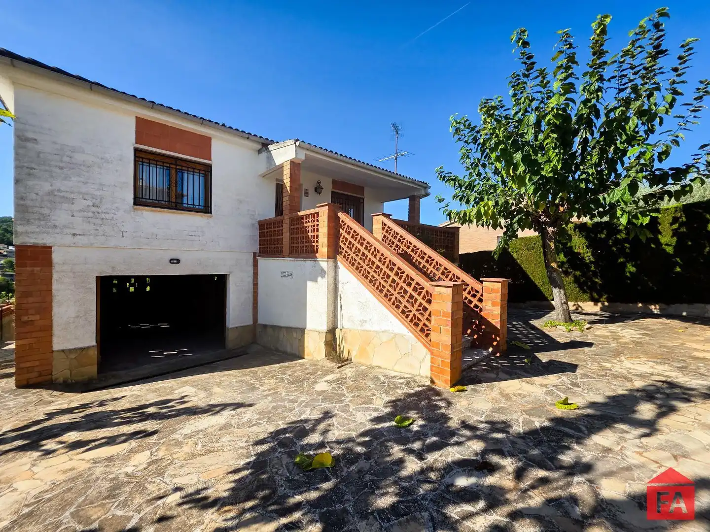 House with pool for sale in JOAQUIM SUNYER