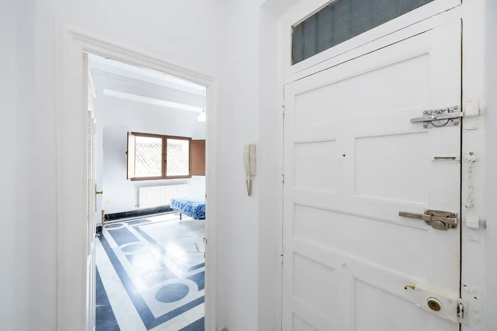 Flat for rent in Granada  with Heating and Furnished