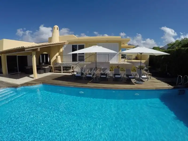 Apartamento en venta en La Caleta