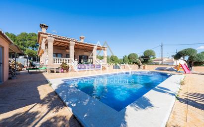 Vista exterior de Casa o xalet en venda en Alcover amb Aire condicionat, Calefacció i Jardí privat