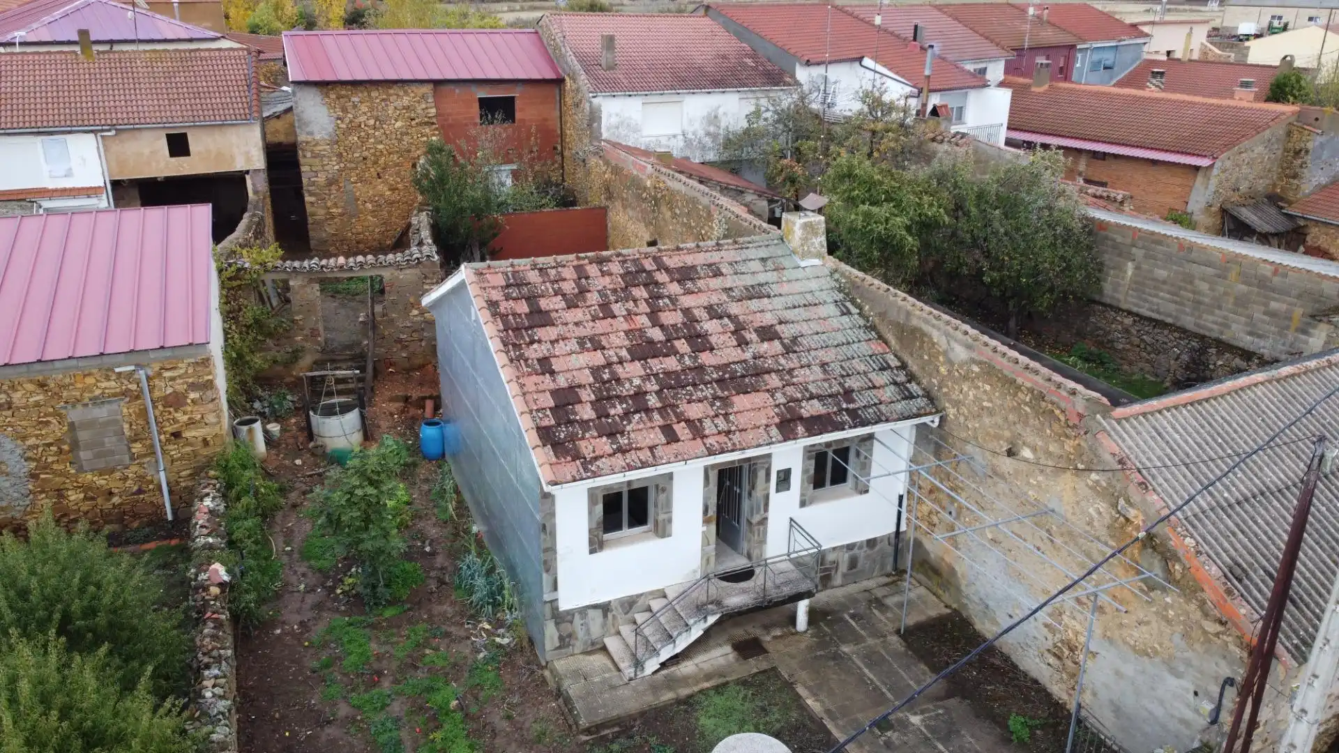 Exterior view of Houses for sale in Castrocontrigo  with Private garden, Terrace and Furnished