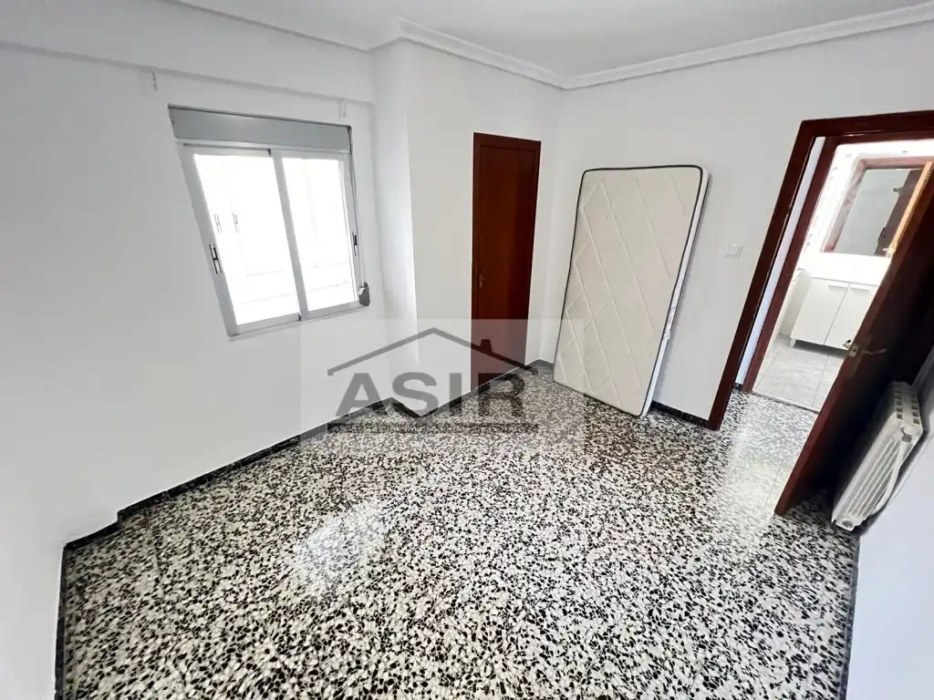 Flat for rent in Calle Doctor Ferran, Albuixarres