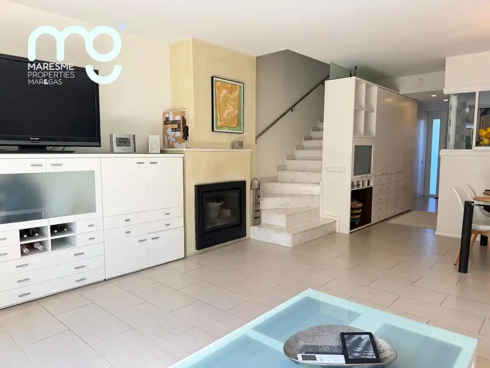 Sala de estar de Casa adosada en venta en Premià de Mar con Aire acondicionado, Calefacción y Jardín privado