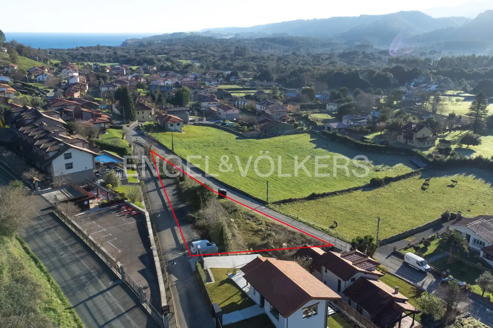 Residencial en venda a Cué - San Roque - Andrín