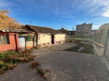 Villa mit Garten zum Verkauf in Monzón