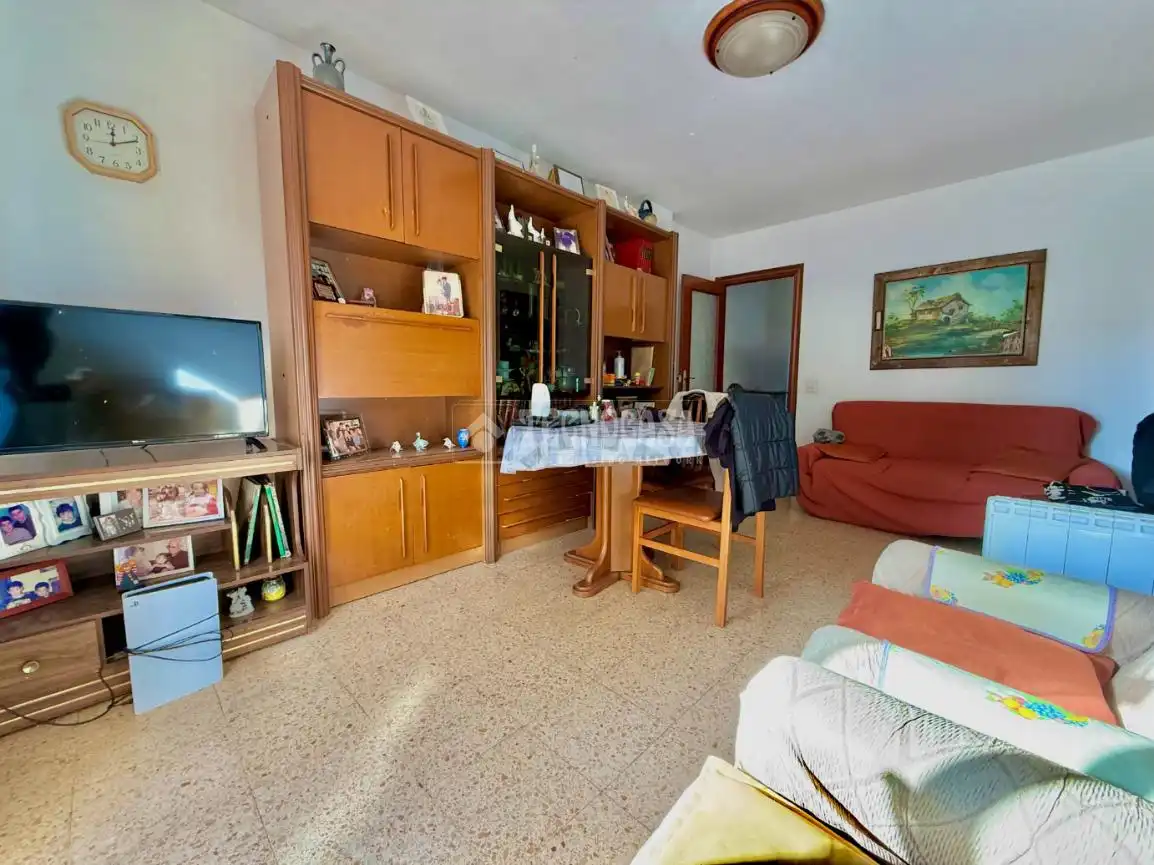 Sala de estar de Piso en venta en Santa Coloma de Gramenet con Balcón