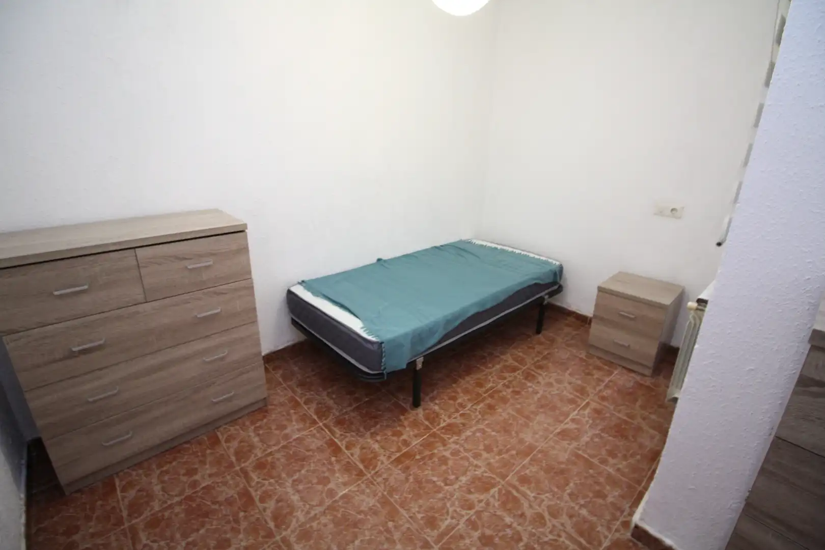 Habitación de Piso de alquiler en Valladolid con Amueblado, Lavadora y Microondas