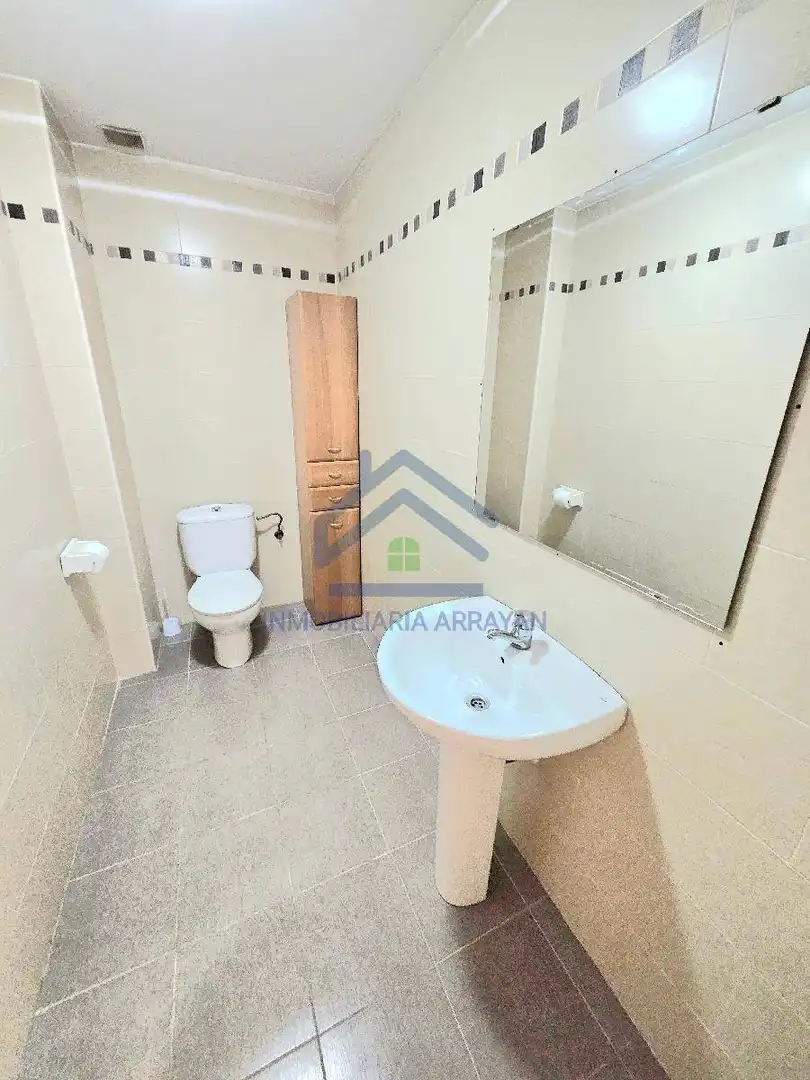 Badezimmer von Wohnung zum Verkauf in Las Gabias mit Terrasse und Möbliert