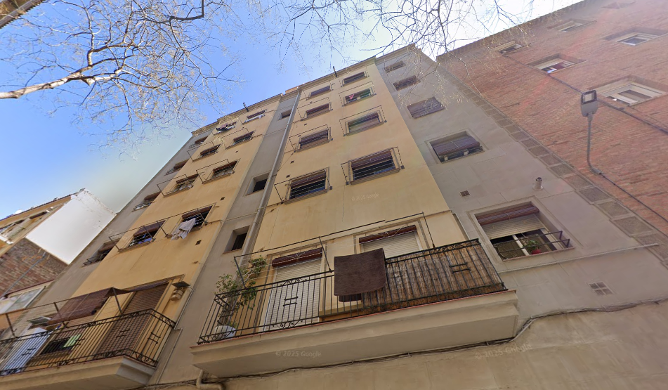 Vista exterior de Estudi en venda en  Barcelona Capital