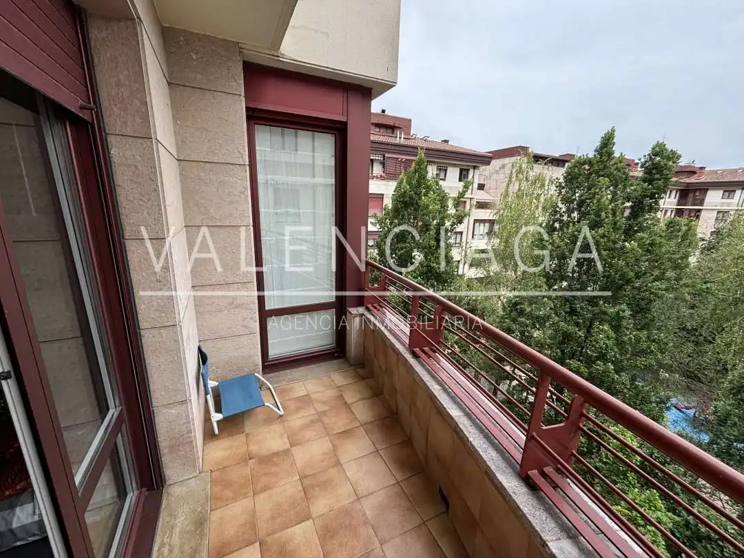 Flat with terrace to rent in José Maria Sert Plaza, imagen 2
