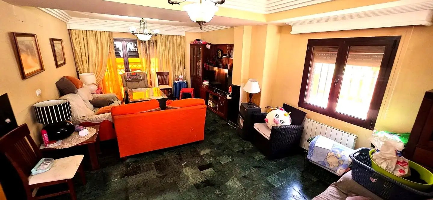 Sala de estar de Casa o chalet en venta en Las Gabias con Aire acondicionado, Calefacción y Jardín privado