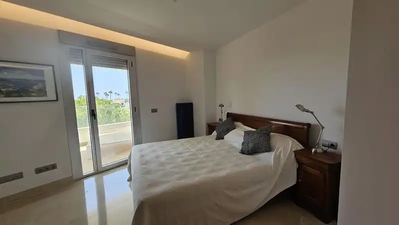 Habitación de Apartamento de alquiler en Marbella con Aire acondicionado, Calefacción y Terraza