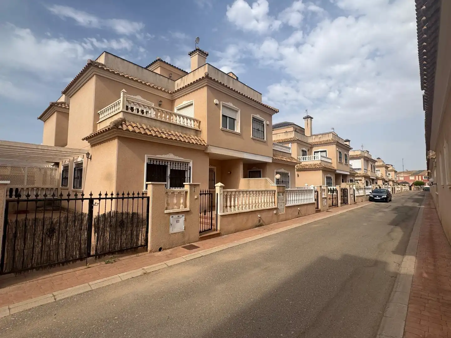 Vista exterior de Casa adosada en venta en San Javier con Terraza, Balcón y Piscina comunitaria